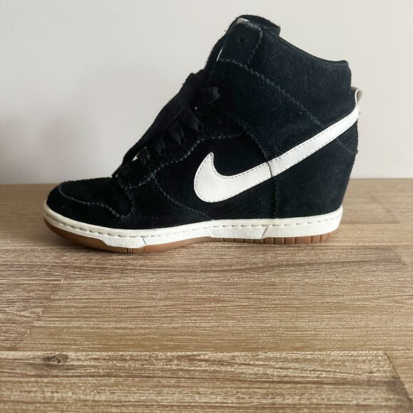 Nike Dunk Sky Hi Suede Wedge Sneakers Womens Size 7.5 Black and White in Box - Picture 7 of 8
